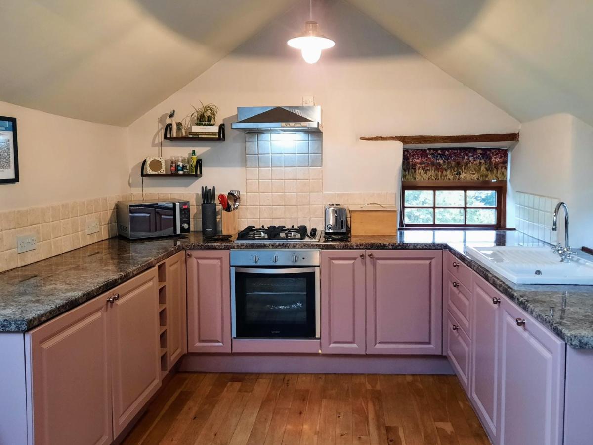 Cosy Barn On Rural Smallholding With Alpacas, Goats & Pigs Stithians Bagian luar foto