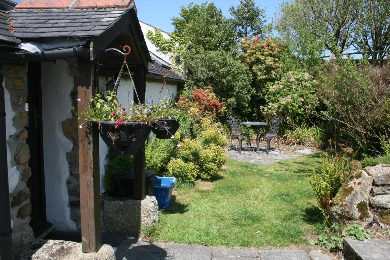 Cosy Barn On Rural Smallholding With Alpacas, Goats & Pigs Stithians Bagian luar foto