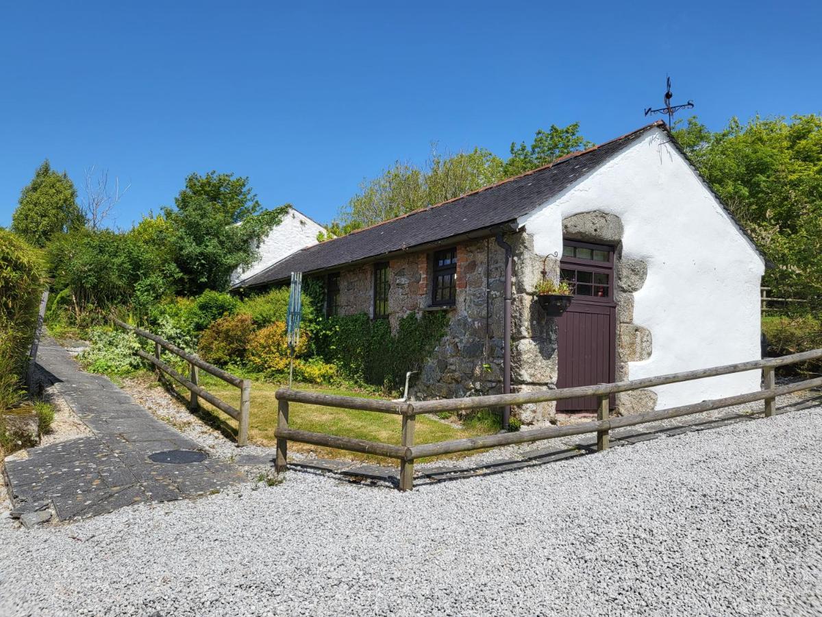 Cosy Barn On Rural Smallholding With Alpacas, Goats & Pigs Stithians Bagian luar foto